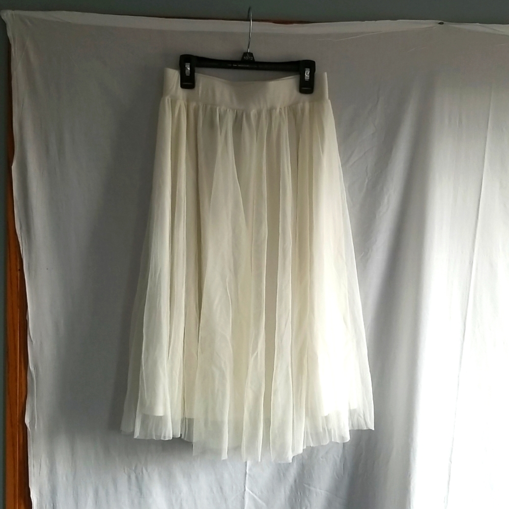 White skirt sz sm